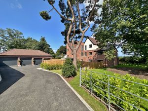 Photo 23- click for photo gallery